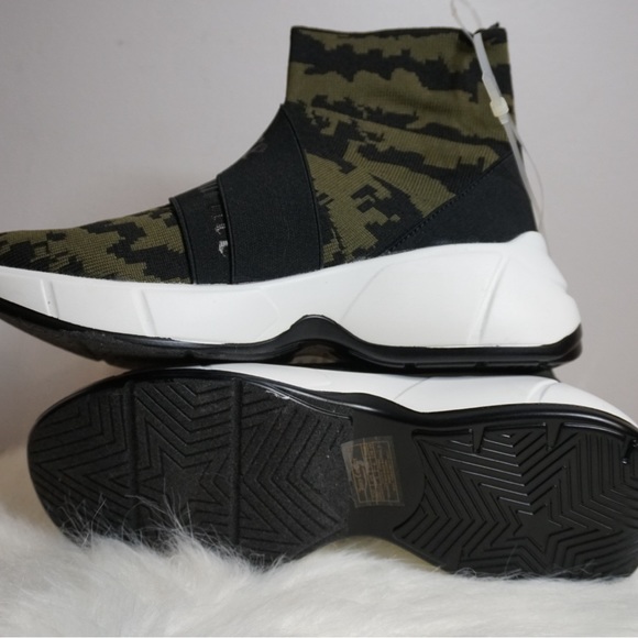 Brand new juicy couture high cut shoes - Picture 3 of 5